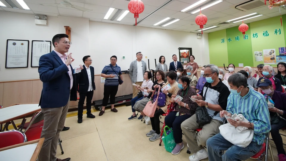 愛康健醫護團隊熱心服務長者